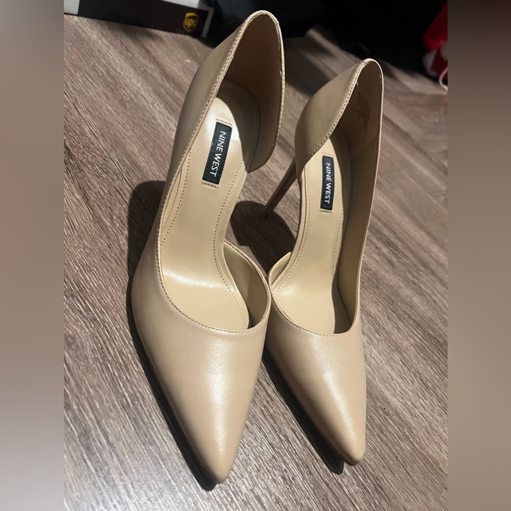 Nine West Nude pumps
